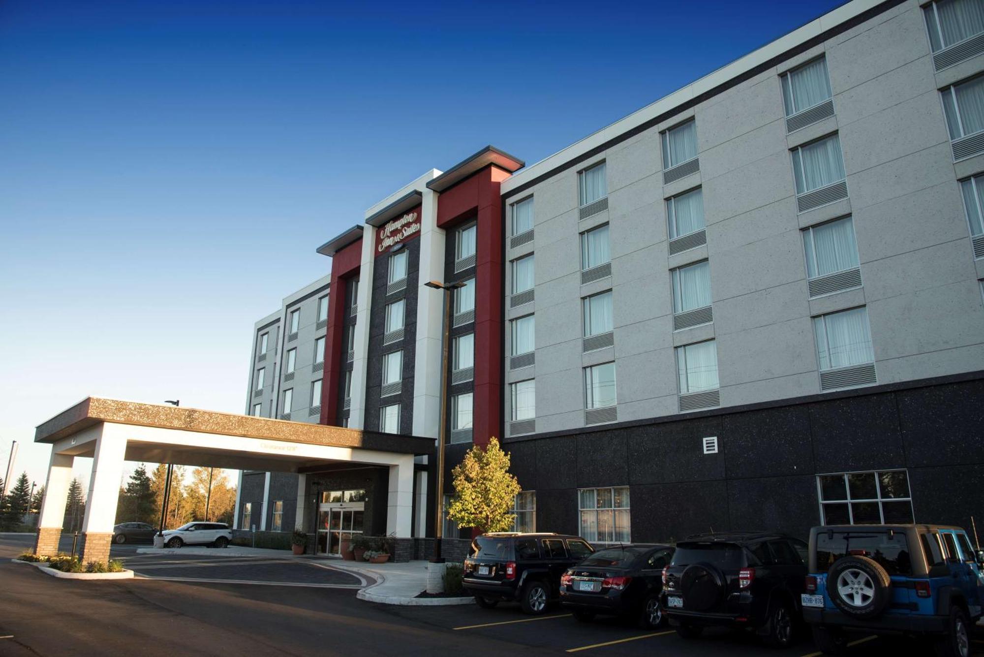 Hampton Inn & Suites By Hilton Thunder Bay Exterior photo